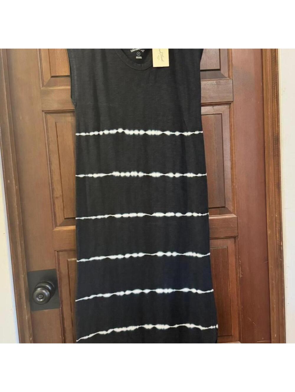 Universal Thread Women's Black and Grey Dress